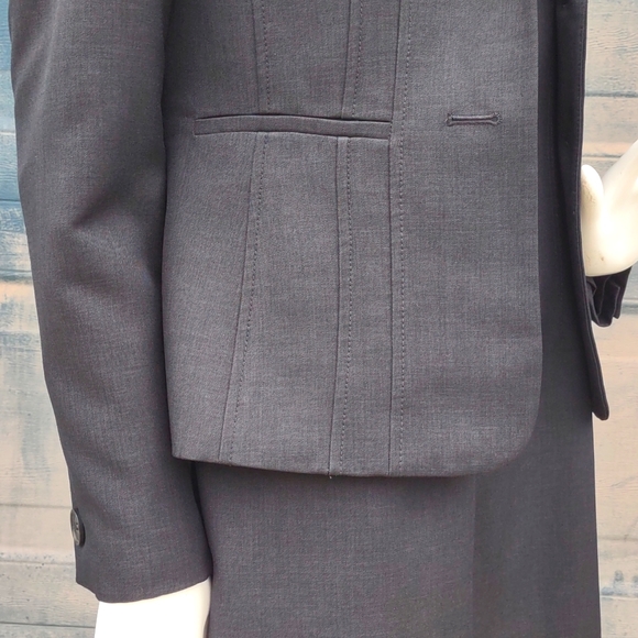 Kasper Separates Ladies (2) Piece Dress/Blazer Suit Set - Picture 15 of 17